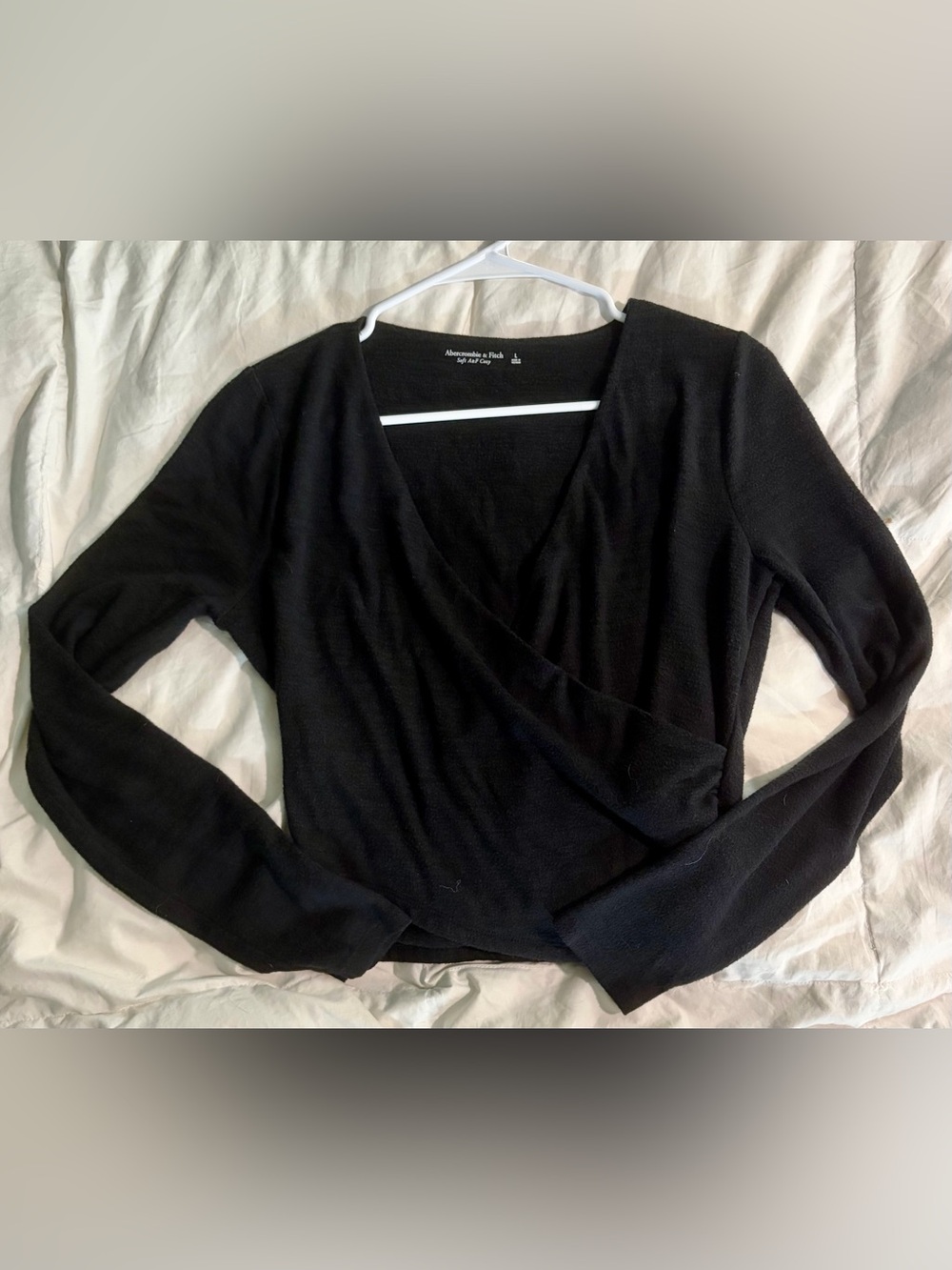 Abercrombie & Fitch Black V‑Neck Wrap Pullover